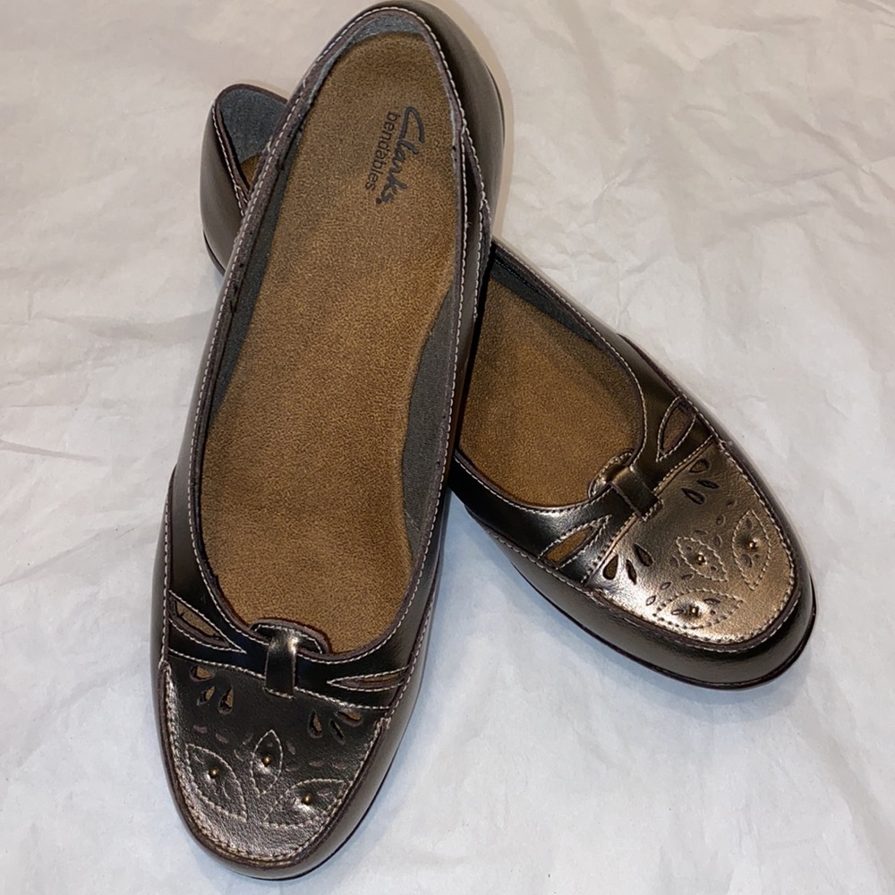 Clarks bendable slip ons